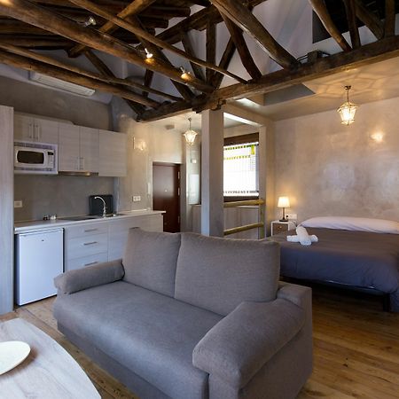 Los Lobos Suites Apartamentos Гранада Екстериор снимка