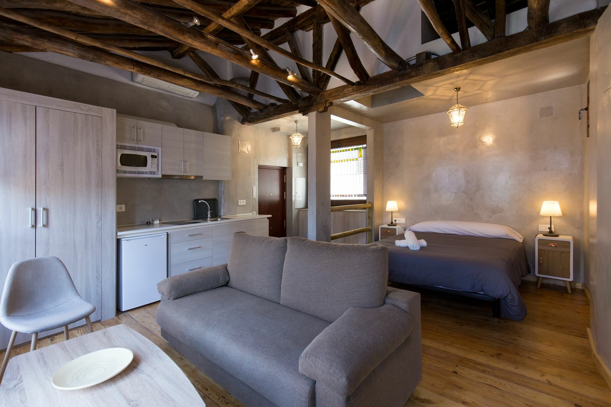Los Lobos Suites Apartamentos Гранада Екстериор снимка
