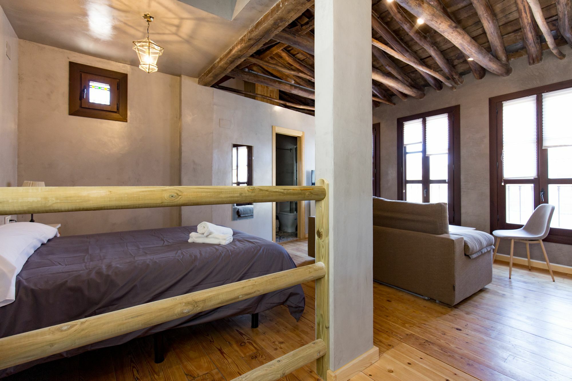 Los Lobos Suites Apartamentos Гранада Екстериор снимка