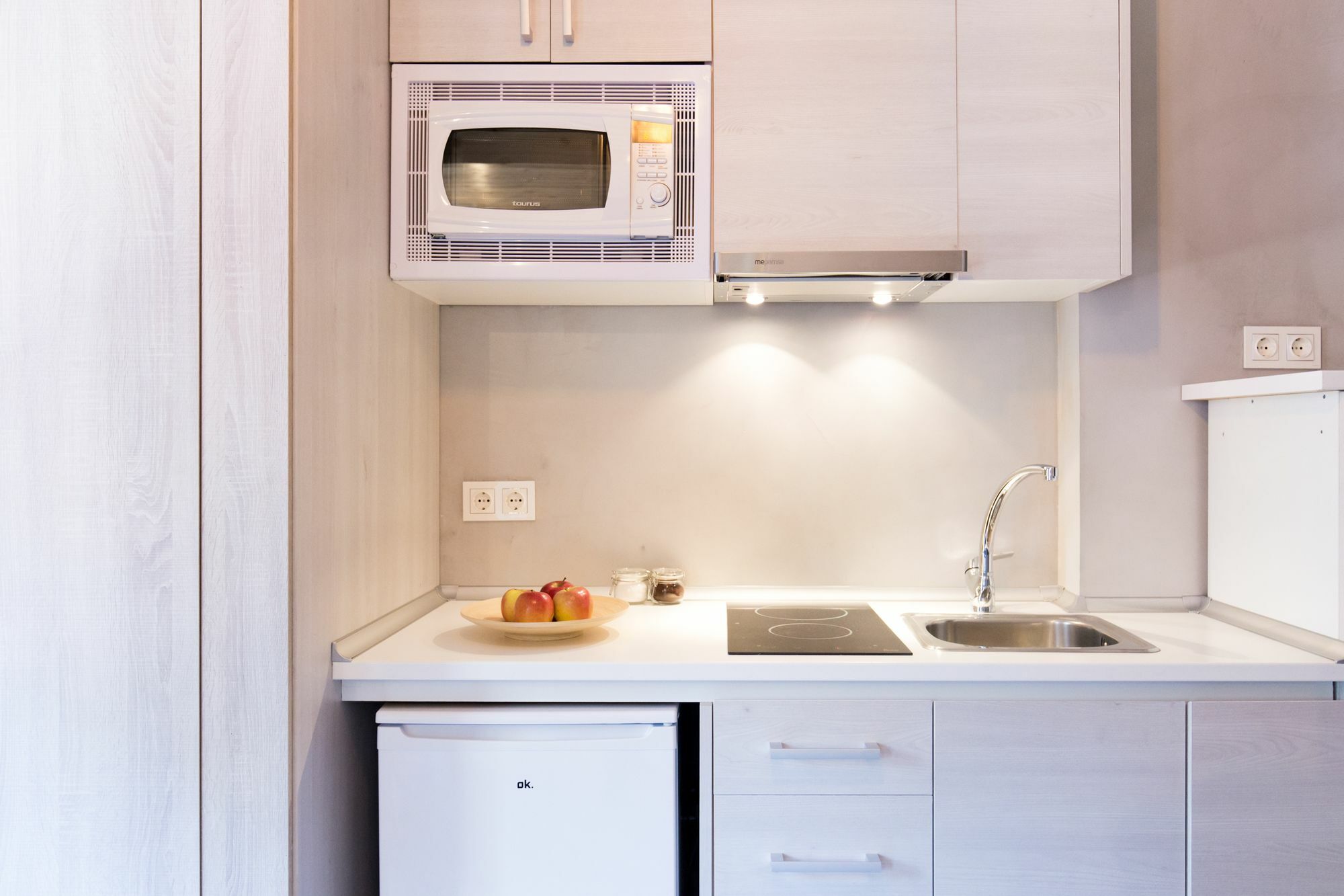 Los Lobos Suites Apartamentos Гранада Екстериор снимка